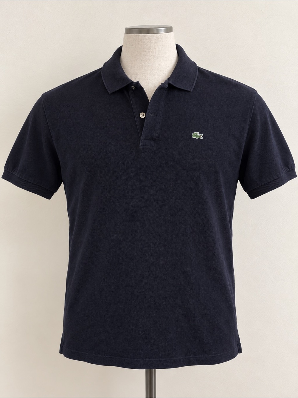 Classic Lacoste Men’s Black Short-Sleeve Pique Polo with Green Crocodile